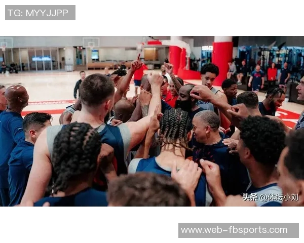 快船全员积极备战明日季前赛首战广州训练照曝光 快船全员积极备战明日季前赛首战广州训练照曝光