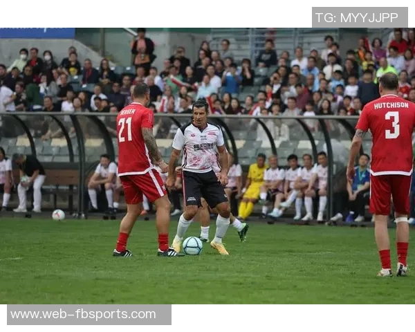 莫拉塔深情致敬阿尔巴感谢这位足坛传奇与我共度风雨岁月 莫拉塔深情致敬阿尔巴感谢这位足坛传奇与我共度风雨岁月