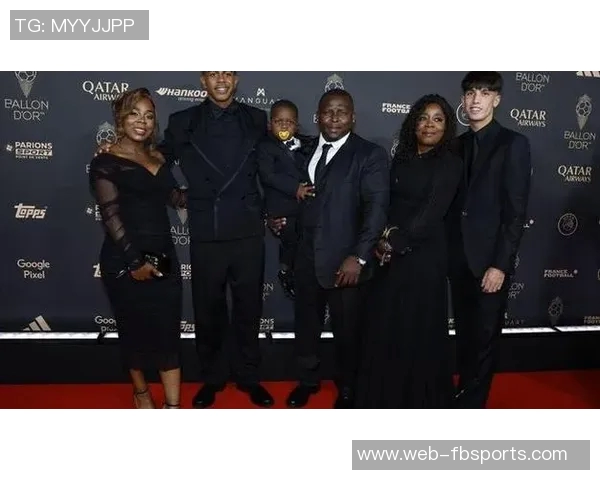 亚马尔母亲合照需先付800欧友人称其谦逊不喜张扬 亚马尔母亲合照需先付800欧友人称其谦逊不喜张扬