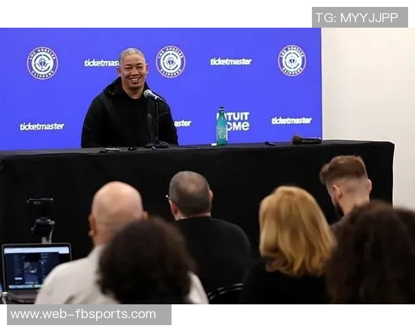 卢表示比尔今日缺席对抗训练仅进行投篮练习状态仍需观察 卢表示比尔今日缺席对抗训练仅进行投篮练习状态仍需观察