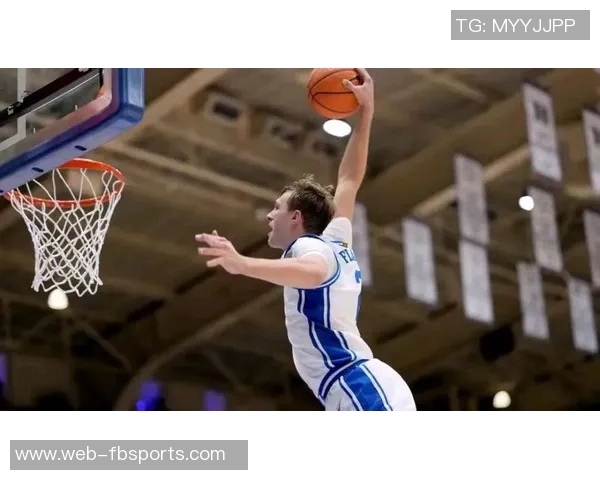 比卢普斯耐心指导杨瀚森学习与成长并重的篮球之路 比卢普斯耐心指导杨瀚森学习与成长并重的篮球之路