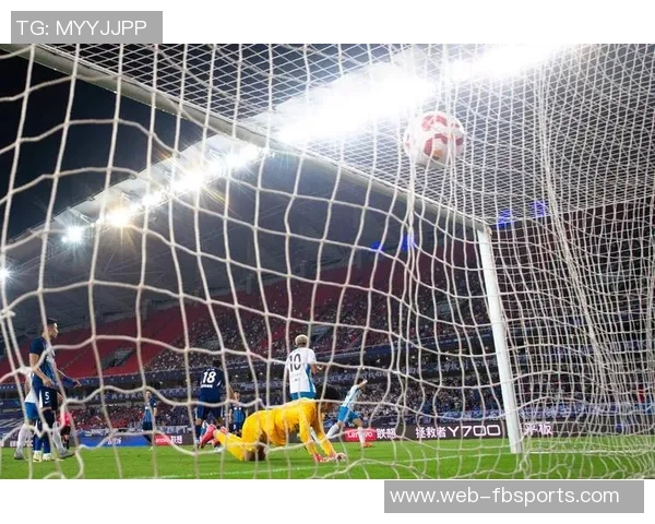 三镇门将郭嘉宇专注防守表现强调团队胜利的重要性 三镇门将郭嘉宇专注防守表现强调团队胜利的重要性