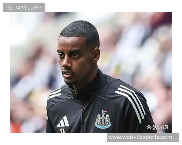 迪福分析认为埃基蒂克更适合担任红军9号位超越伊萨克 迪福分析认为埃基蒂克更适合担任红军9号位超越伊萨克