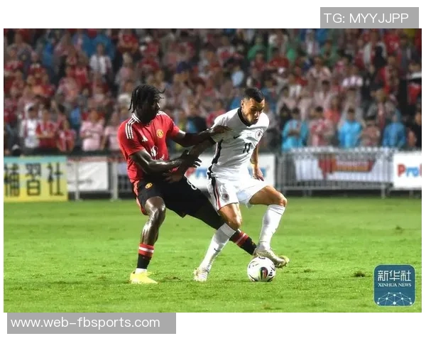 曼联小将谢伊莱西受邀英格兰队训练课展现潜力与成长 曼联小将谢伊莱西受邀英格兰队训练课展现潜力与成长