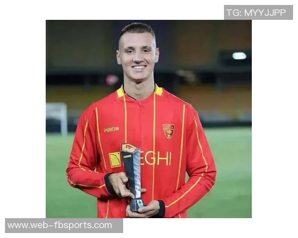 莱切总监科尔维诺盛赞卡马达天赋超群能力卓越年龄无阻