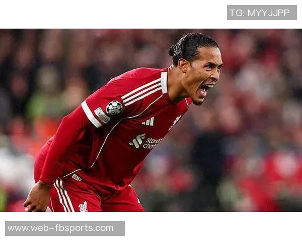 范戴克回应鲁尼批评称未听到其言论表示正常并无不满情绪 范戴克回应鲁尼批评称未听到其言论表示正常并无不满情绪